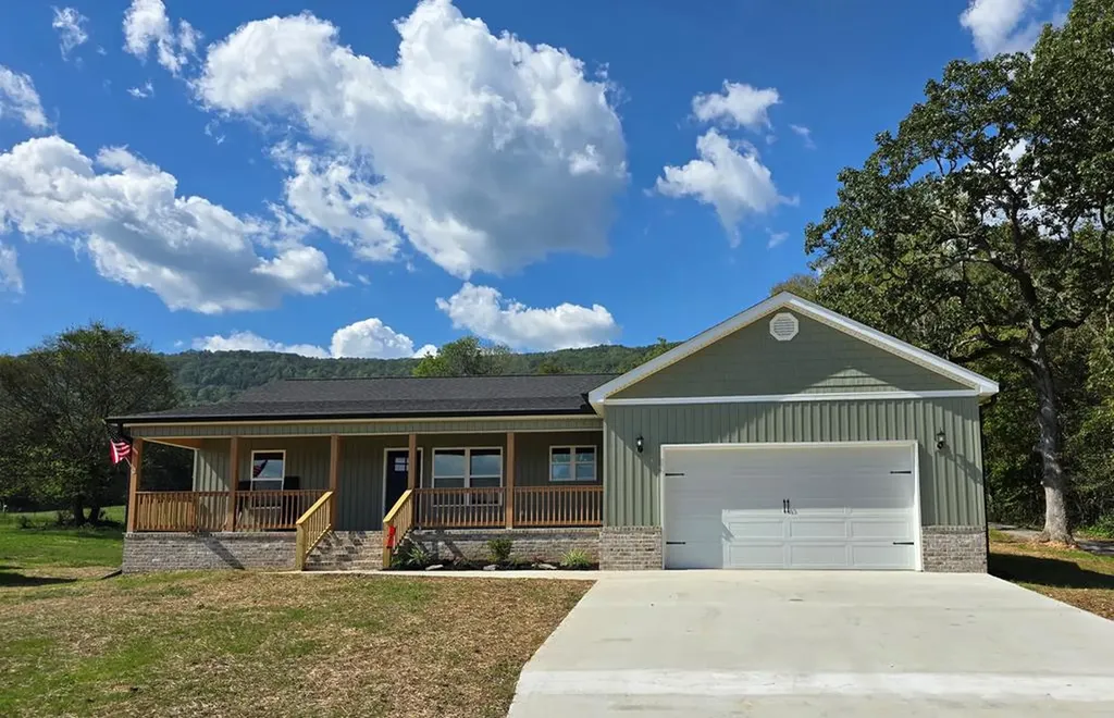 16 Lightning Lane Dunlap TN 37327