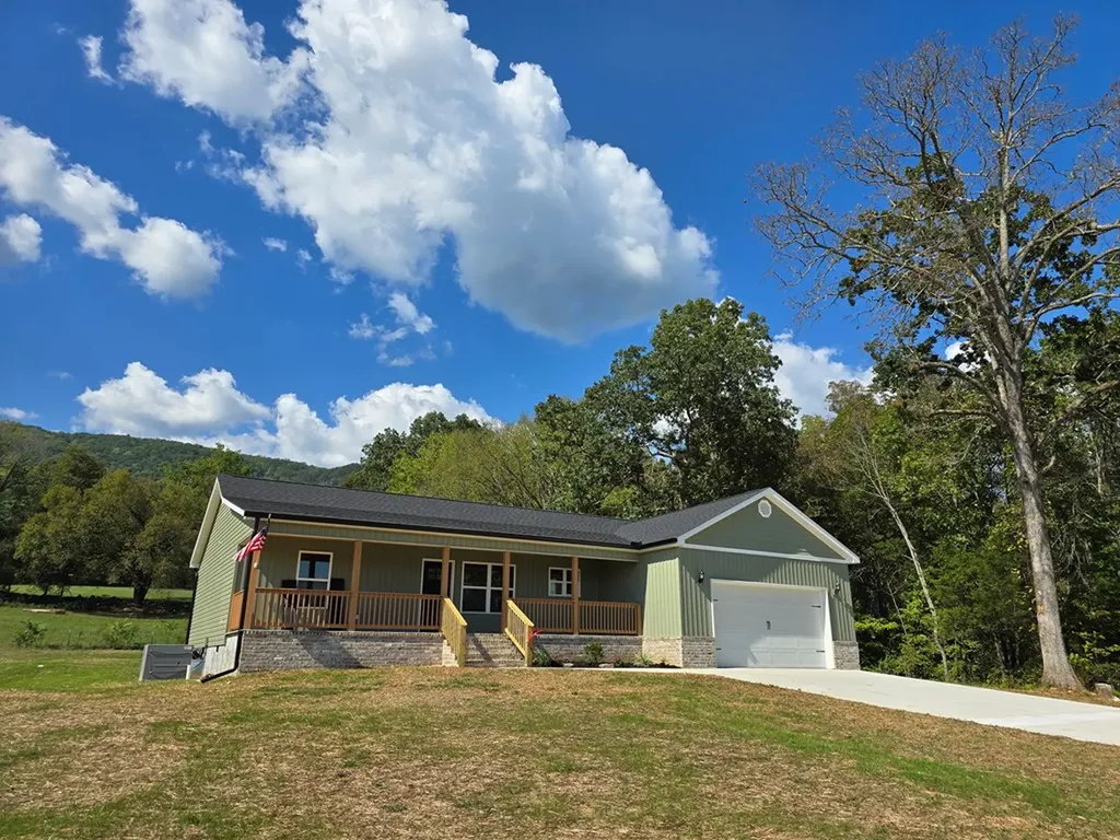 16 Lightning Lane Dunlap TN 37327