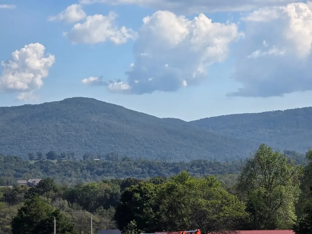 16 Lightning Lane Dunlap TN 37327