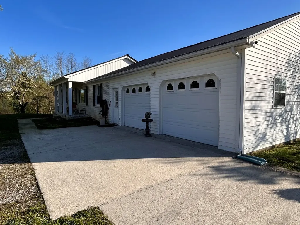 13334 Center Hill Dam Road Silver Point TN 38582