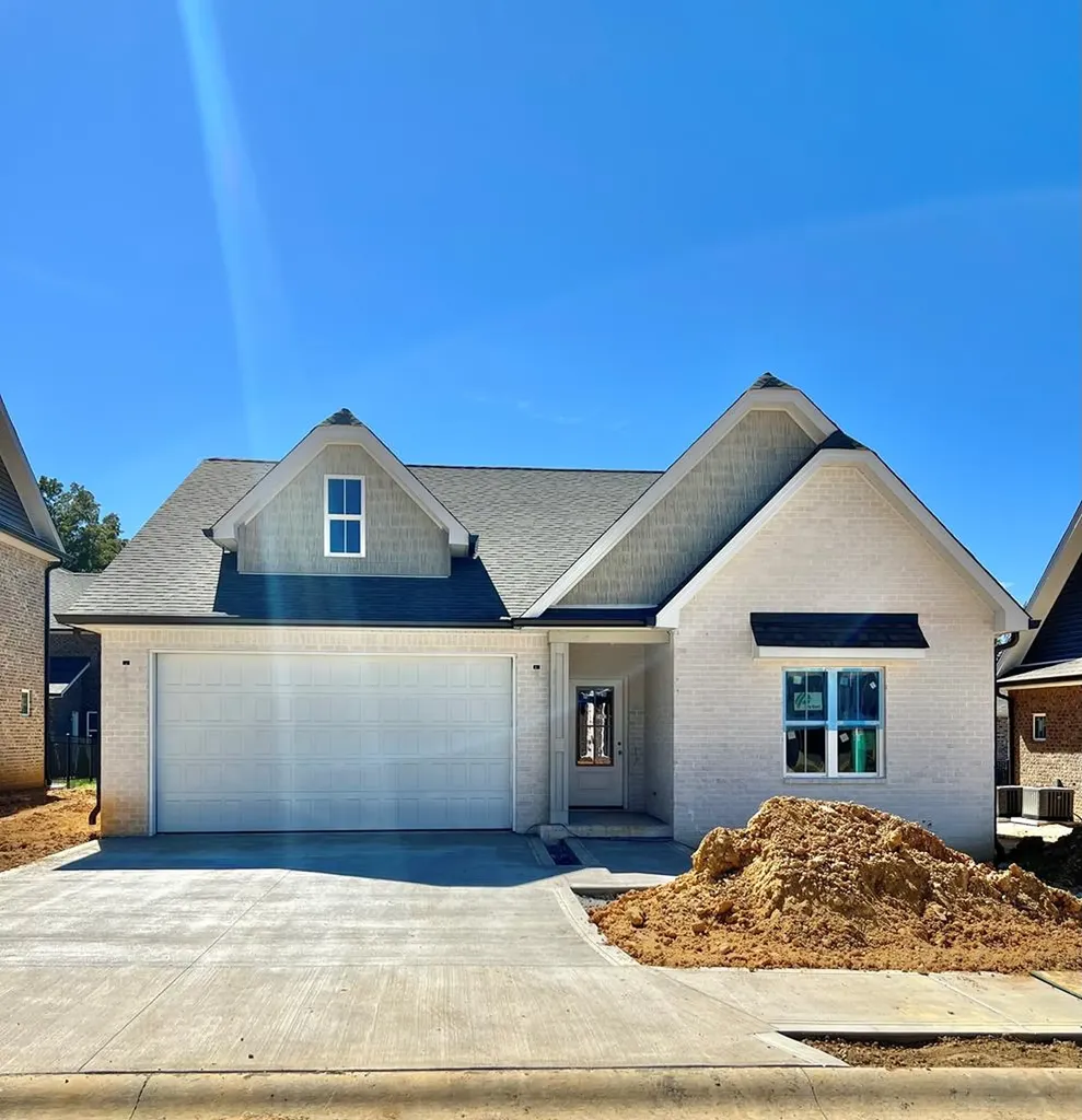 1402 Oak Grove Drive Cookeville TN 38501