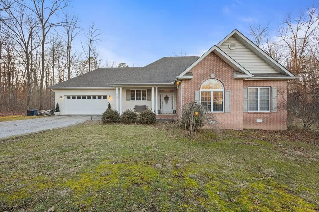 787 Wallace Way Grimsley TN 38565