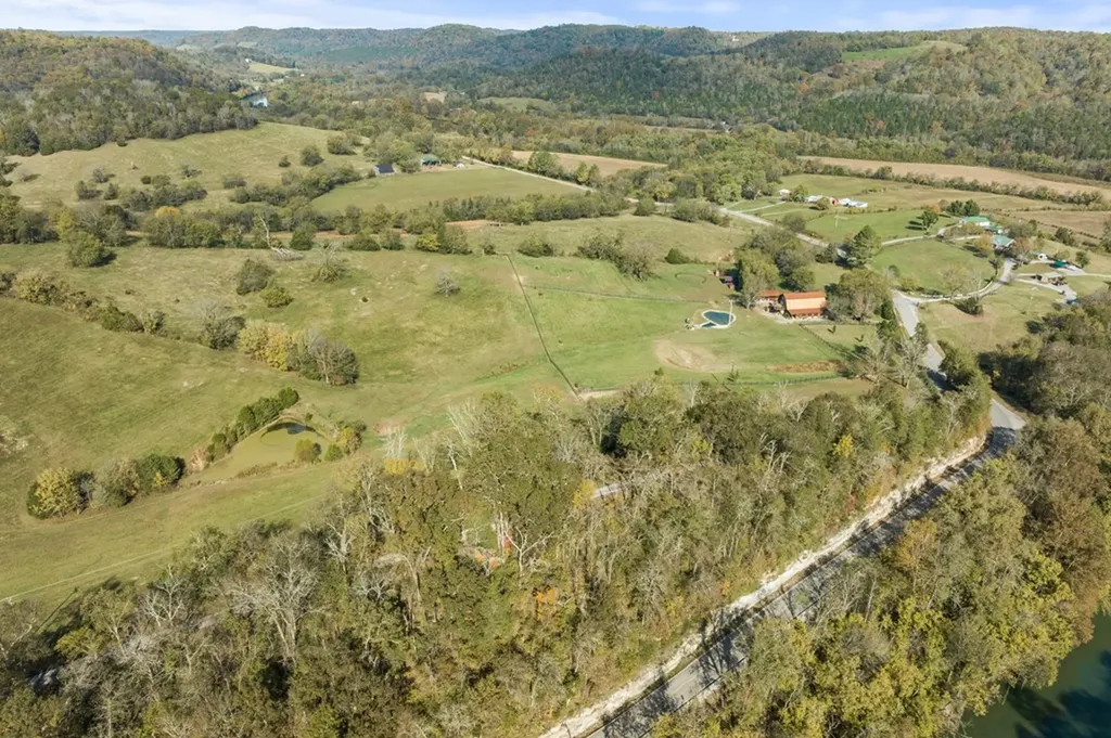 11528 Dodson Branch Highway Gainesboro TN 38562