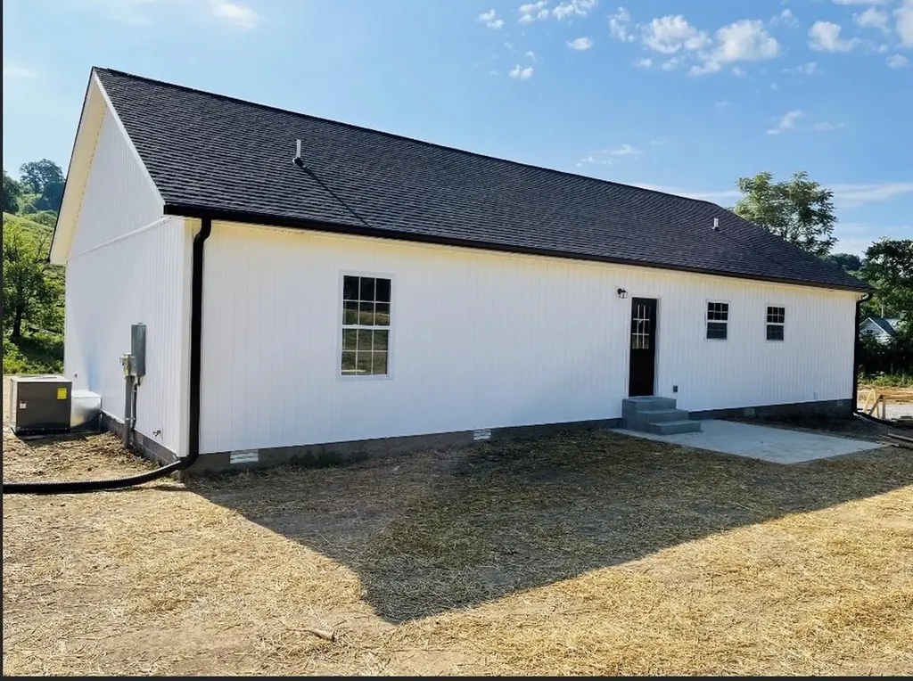 280 Club Springs Road Elmwood TN 38560