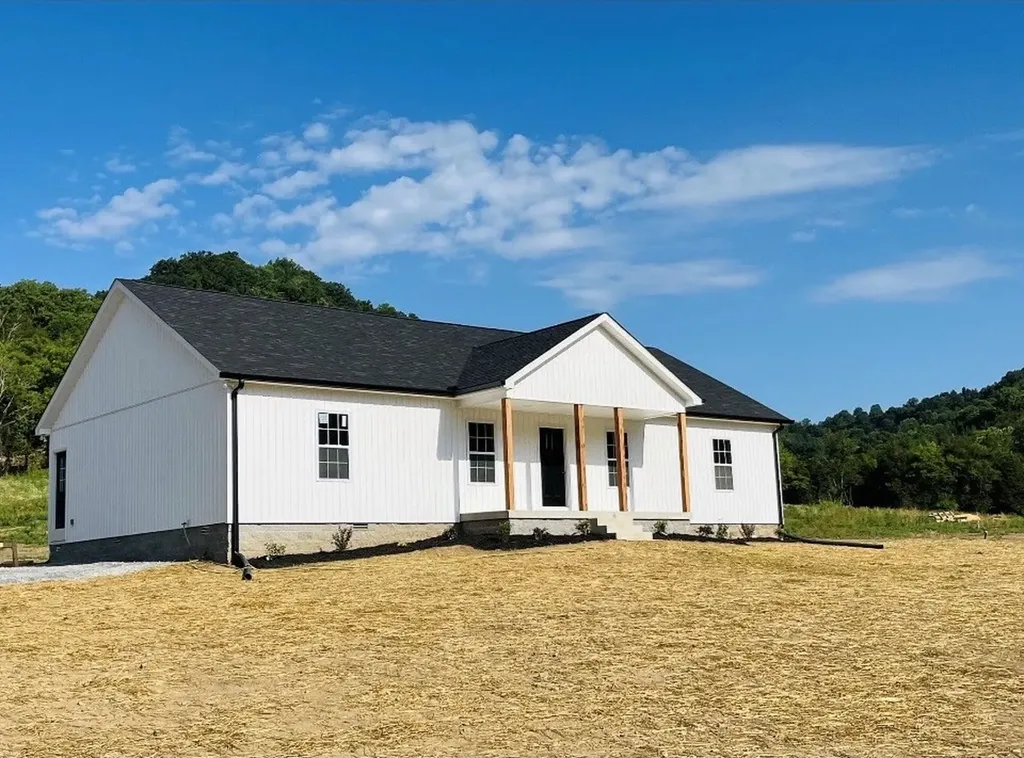 280 Club Springs Road Elmwood TN 38560