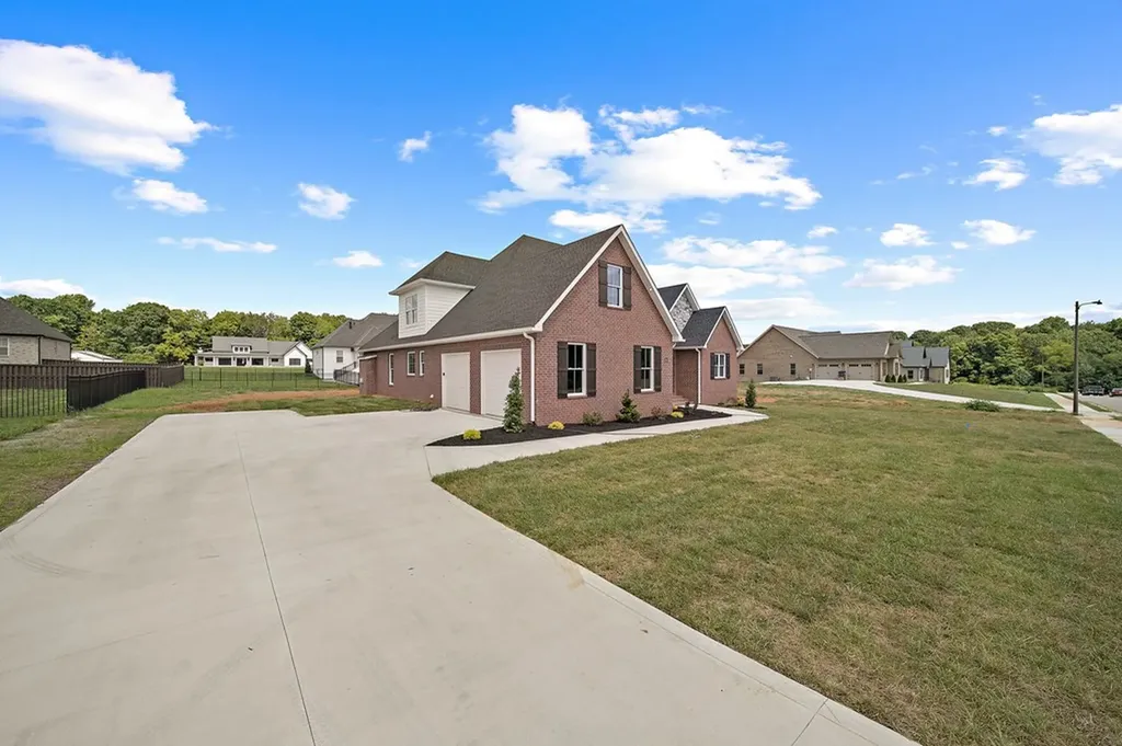 1929 Rivers Edge Drive Cookeville TN 38506