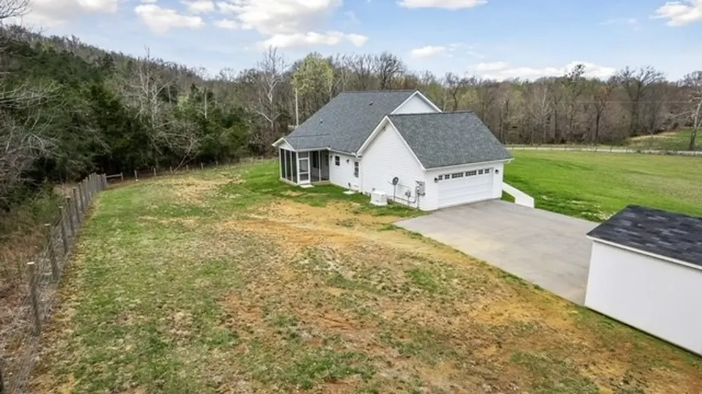 1200 Fredonia Lane Livingston TN 38570
