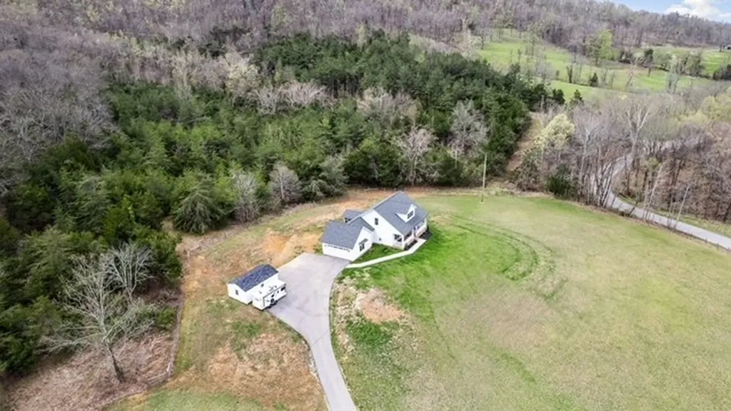 1200 Fredonia Lane Livingston TN 38570
