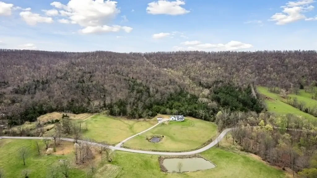 1200 Fredonia Lane Livingston TN 38570
