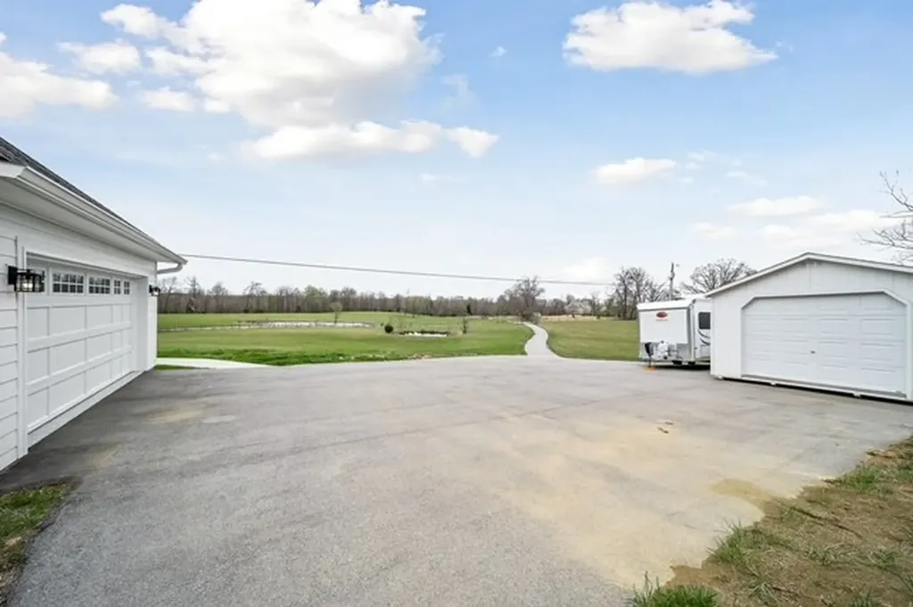 1200 Fredonia Lane Livingston TN 38570