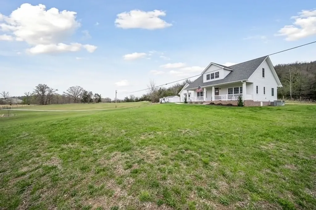 1200 Fredonia Lane Livingston TN 38570