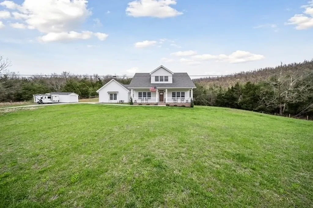 1200 Fredonia Lane Livingston TN 38570