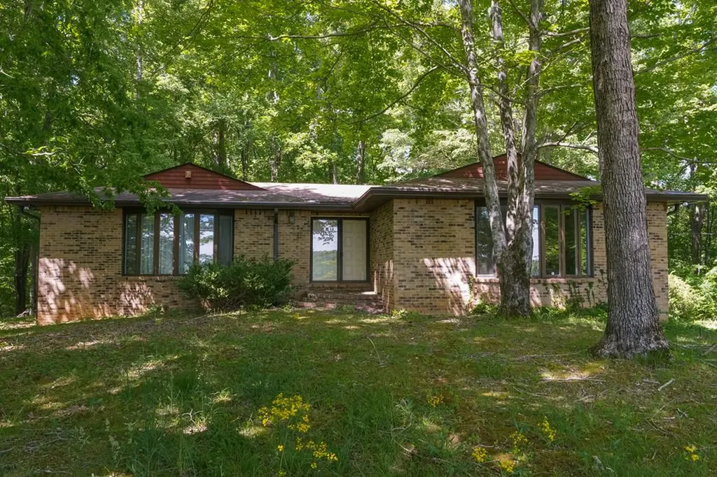 1267 North Pine Hill Road Cookeville TN 38501