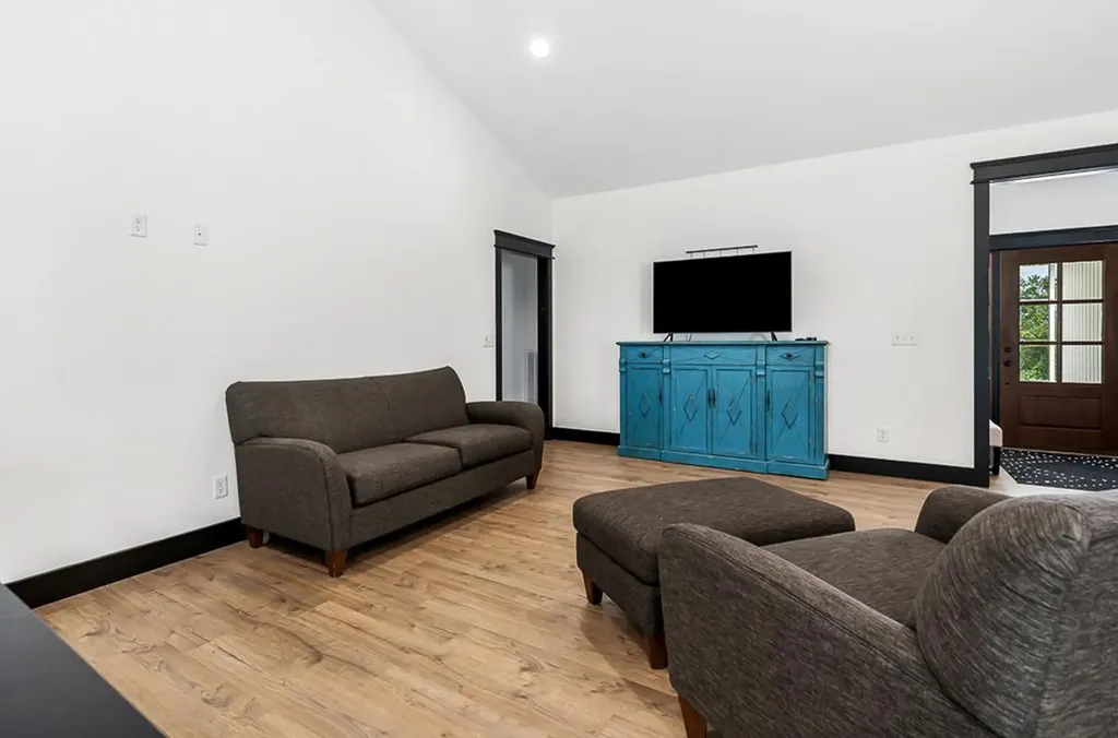 220 W Wilmouth Road Rickman TN 38580