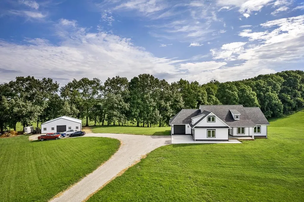 220 W Wilmouth Road Rickman TN 38580