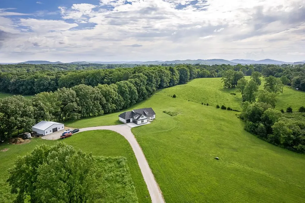 220 W Wilmouth Road Rickman TN 38580