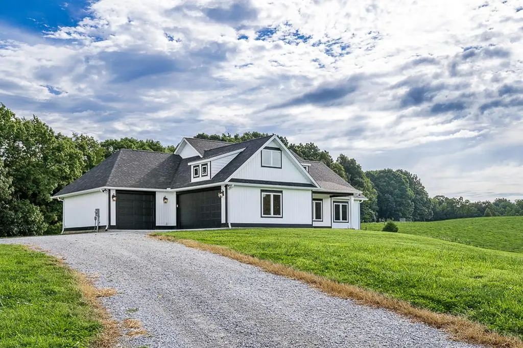 220 W Wilmouth Road Rickman TN 38580