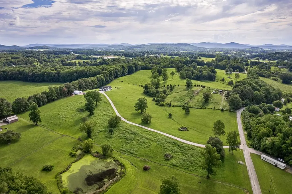 220 W Wilmouth Road Rickman TN 38580