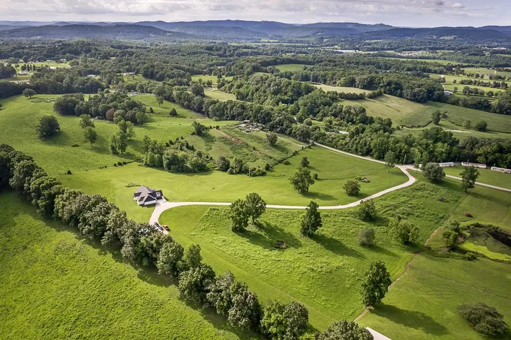 220 W Wilmouth Road Rickman TN 38580