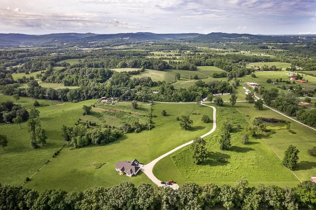 220 W Wilmouth Road Rickman TN 38580