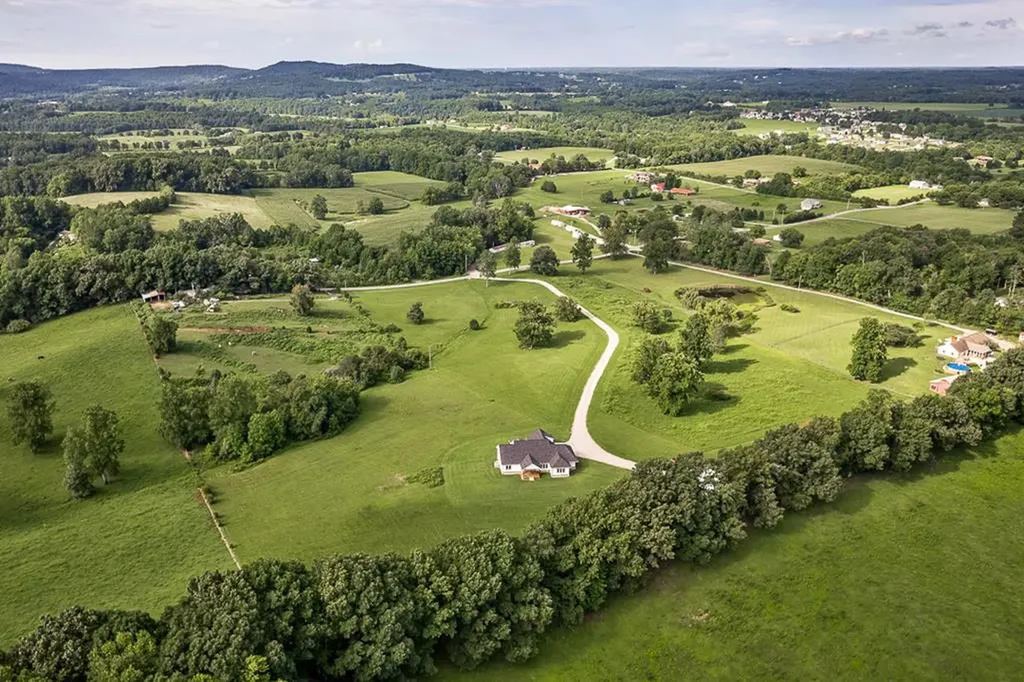 220 W Wilmouth Road Rickman TN 38580