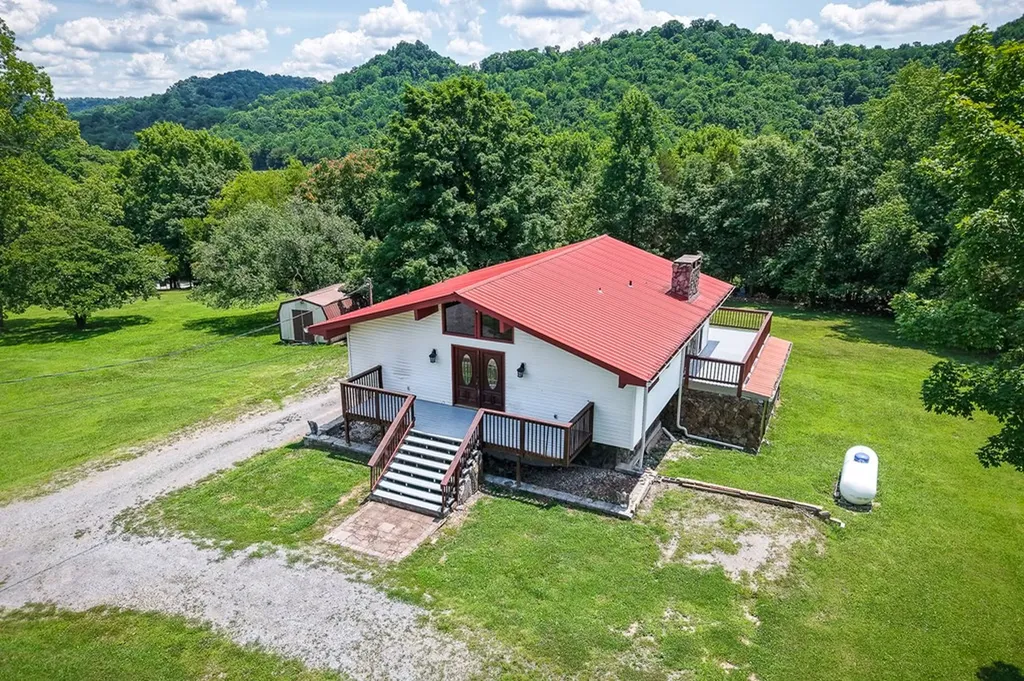 163 Ewing Lane Granville TN 38564-5025