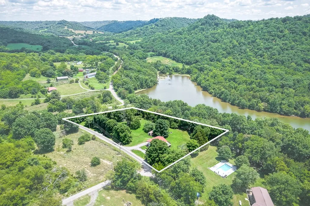 163 Ewing Lane Granville TN 38564-5025