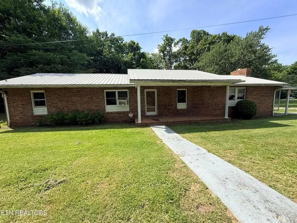 331 White Oak Street Jamestown TN 38556-4212