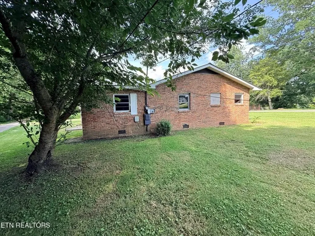 331 White Oak Street Jamestown TN 38556-4212