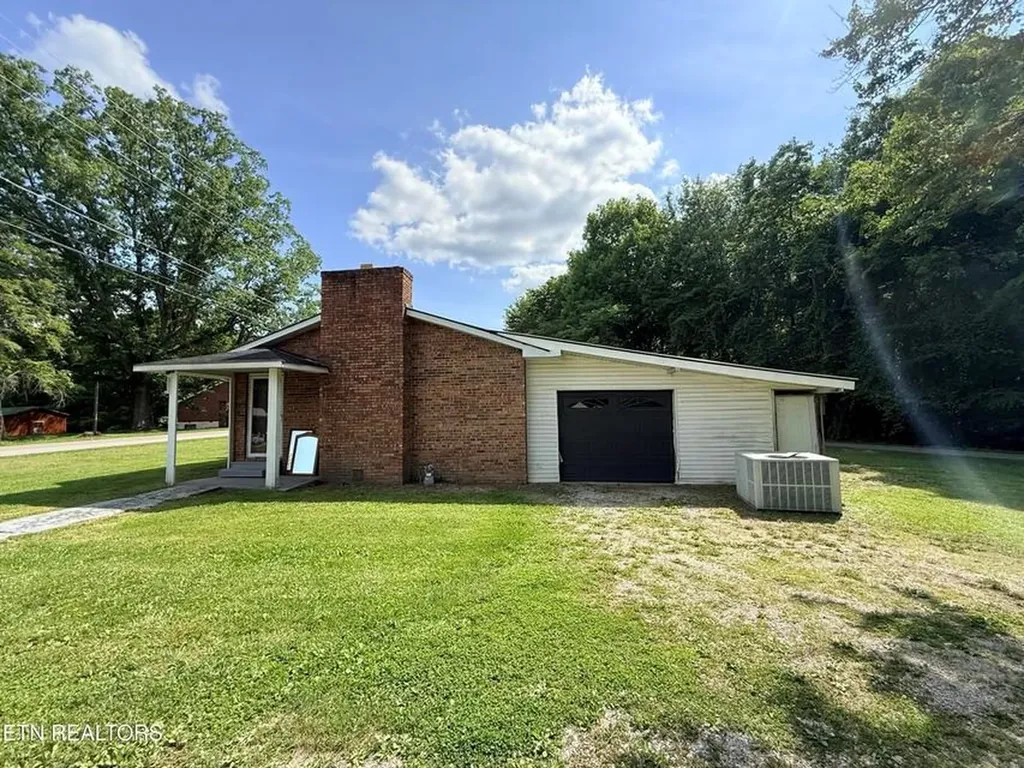331 White Oak Street Jamestown TN 38556-4212