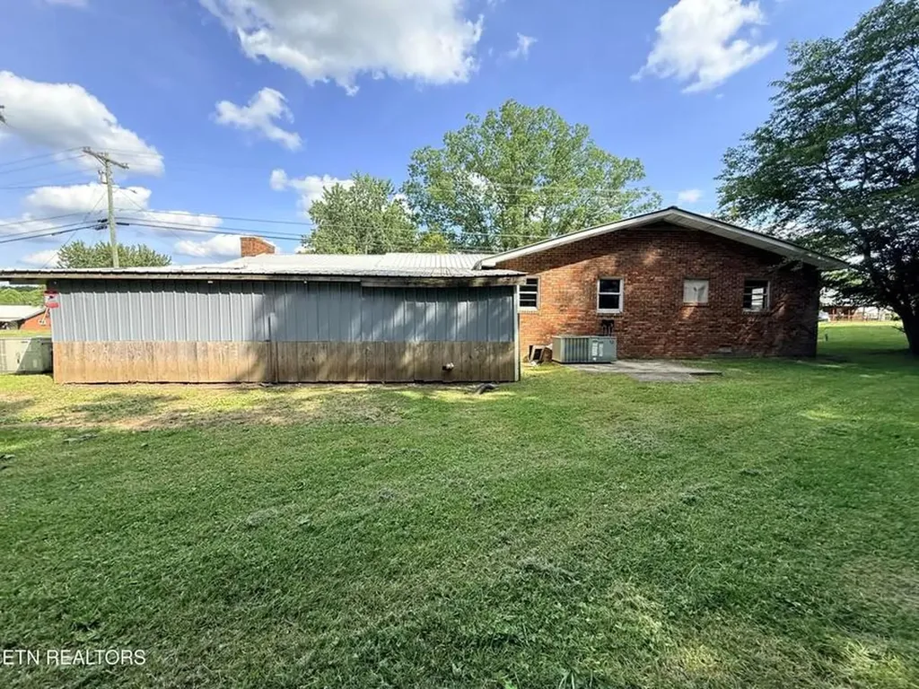 331 White Oak Street Jamestown TN 38556-4212