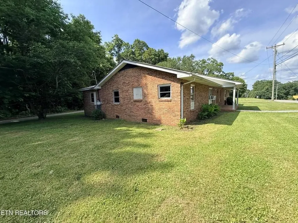 331 White Oak Street Jamestown TN 38556-4212