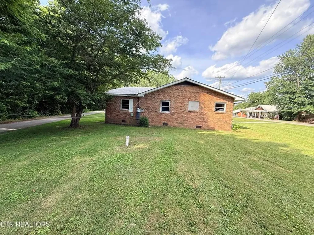 331 White Oak Street Jamestown TN 38556-4212