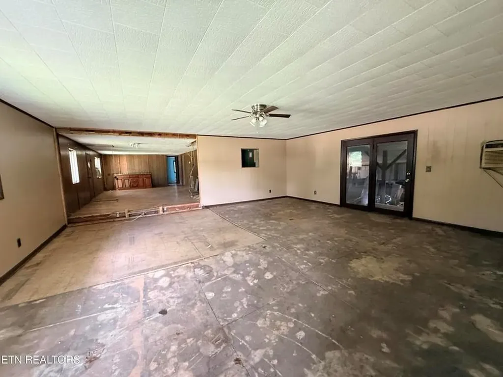 331 White Oak Street Jamestown TN 38556-4212