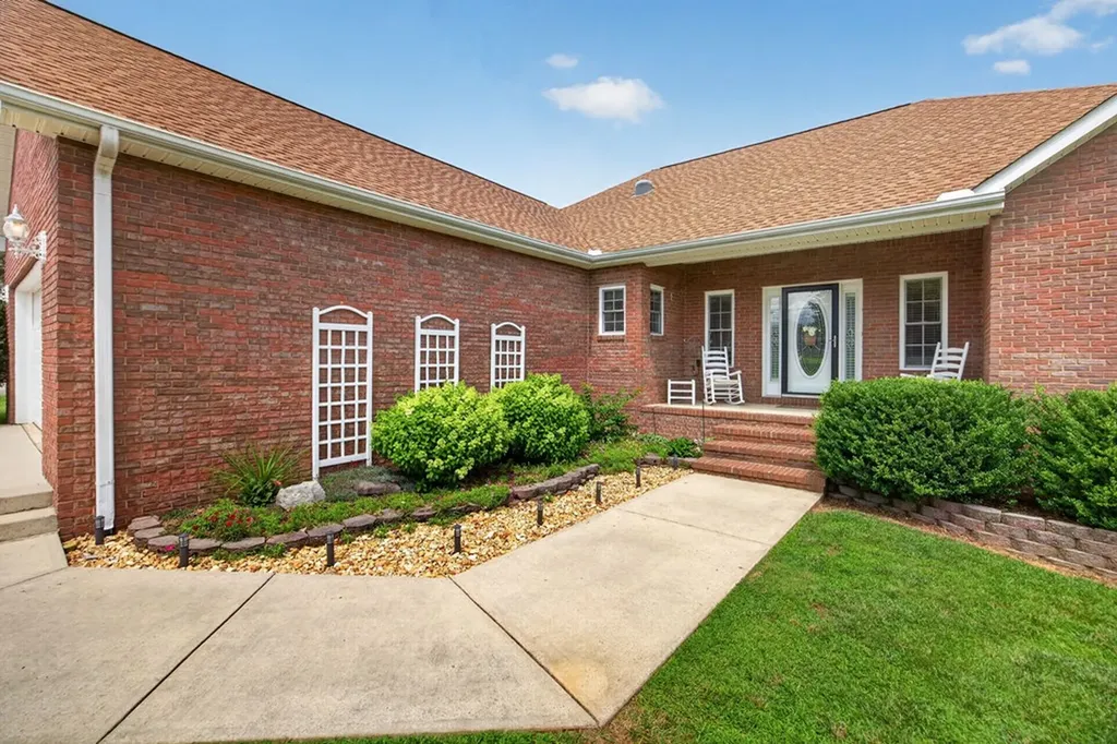2231 Shelby Drive Cookeville TN 38501