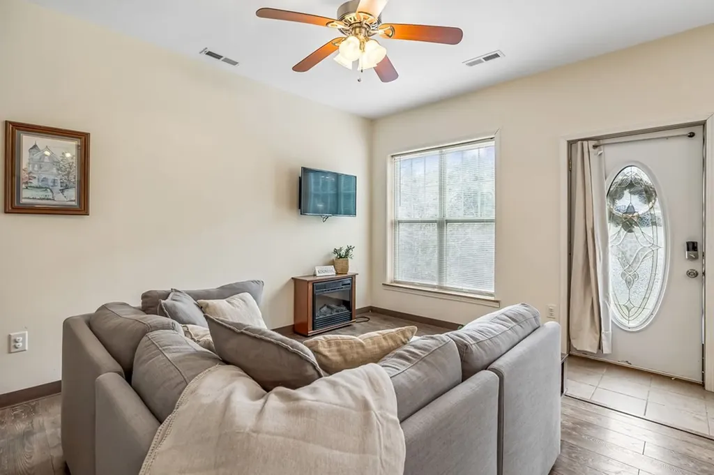 18 York Lane Elmwood TN 38560