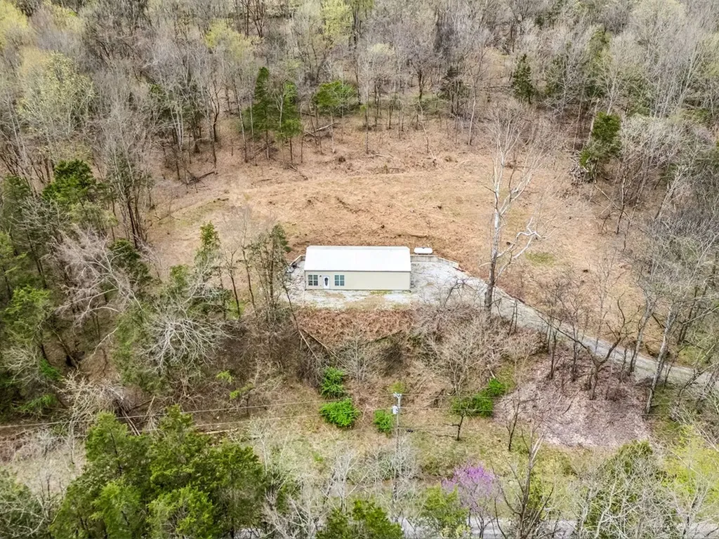 18 York Lane Elmwood TN 38560