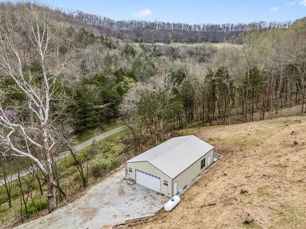 18 York Lane Elmwood TN 38560