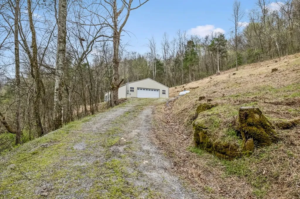 18 York Lane Elmwood TN 38560
