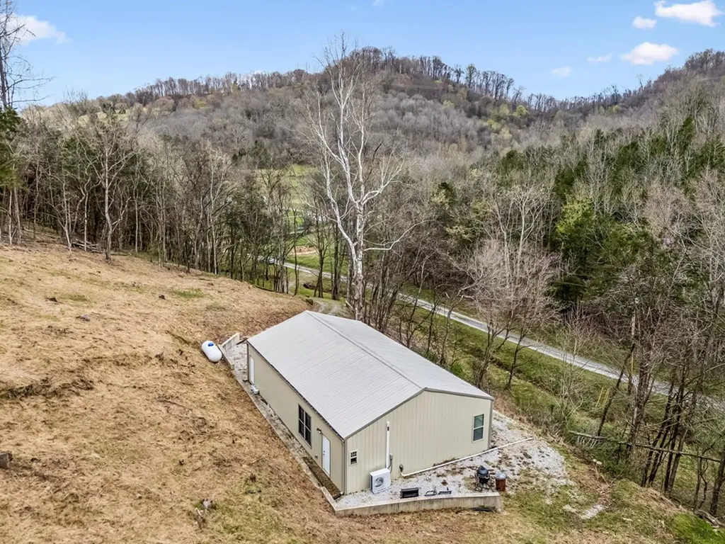 18 York Lane Elmwood TN 38560