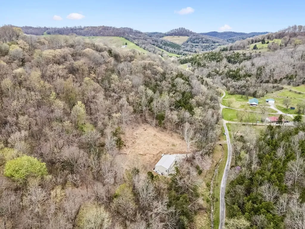 18 York Lane Elmwood TN 38560