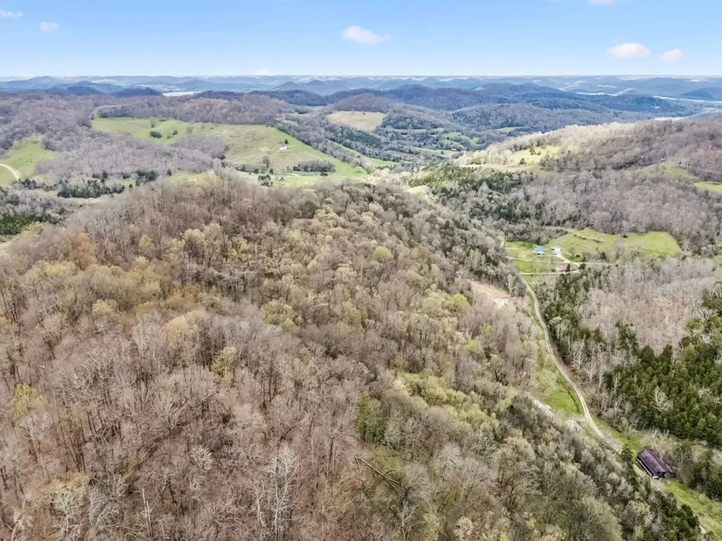 18 York Lane Elmwood TN 38560
