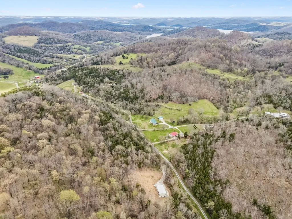 18 York Lane Elmwood TN 38560