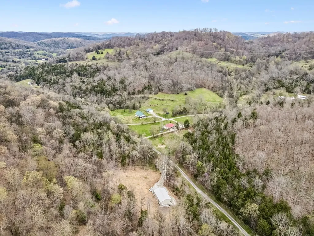 18 York Lane Elmwood TN 38560
