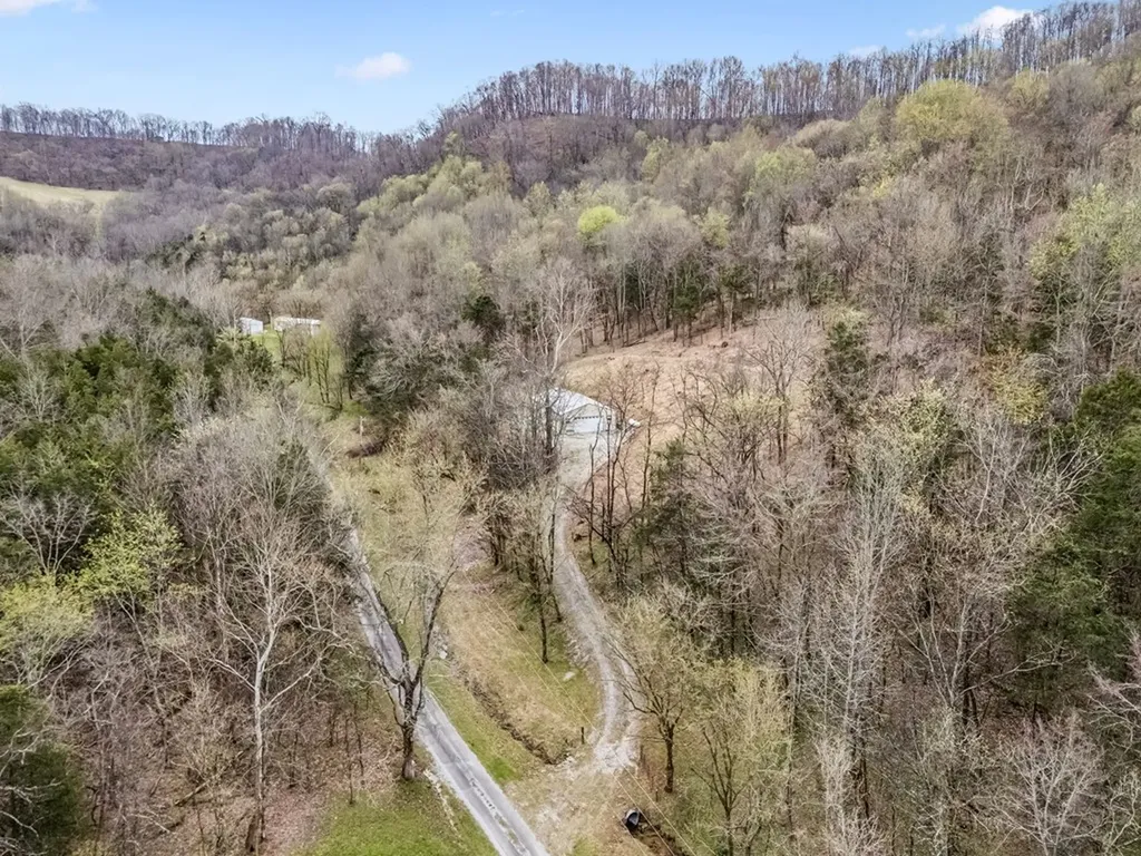 18 York Lane Elmwood TN 38560