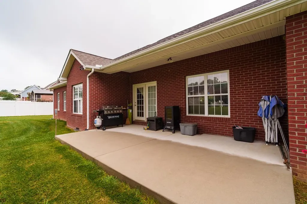 921 NE Green Meadows Road Cookeville TN 38506