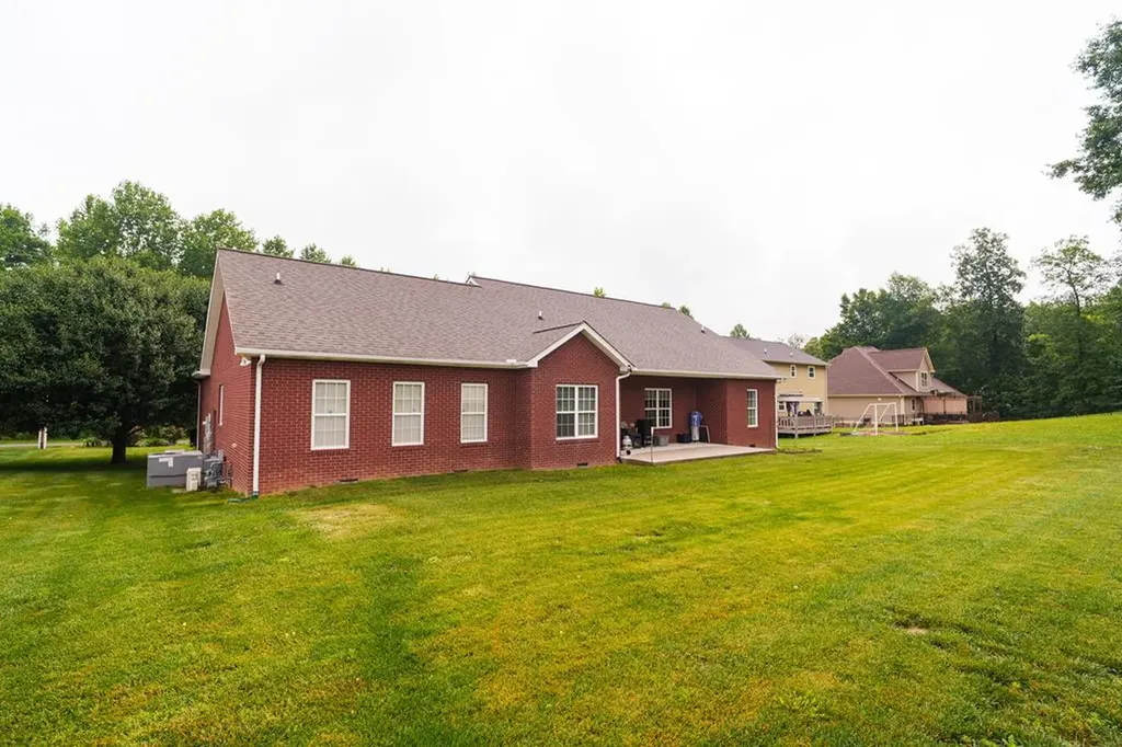 921 NE Green Meadows Road Cookeville TN 38506