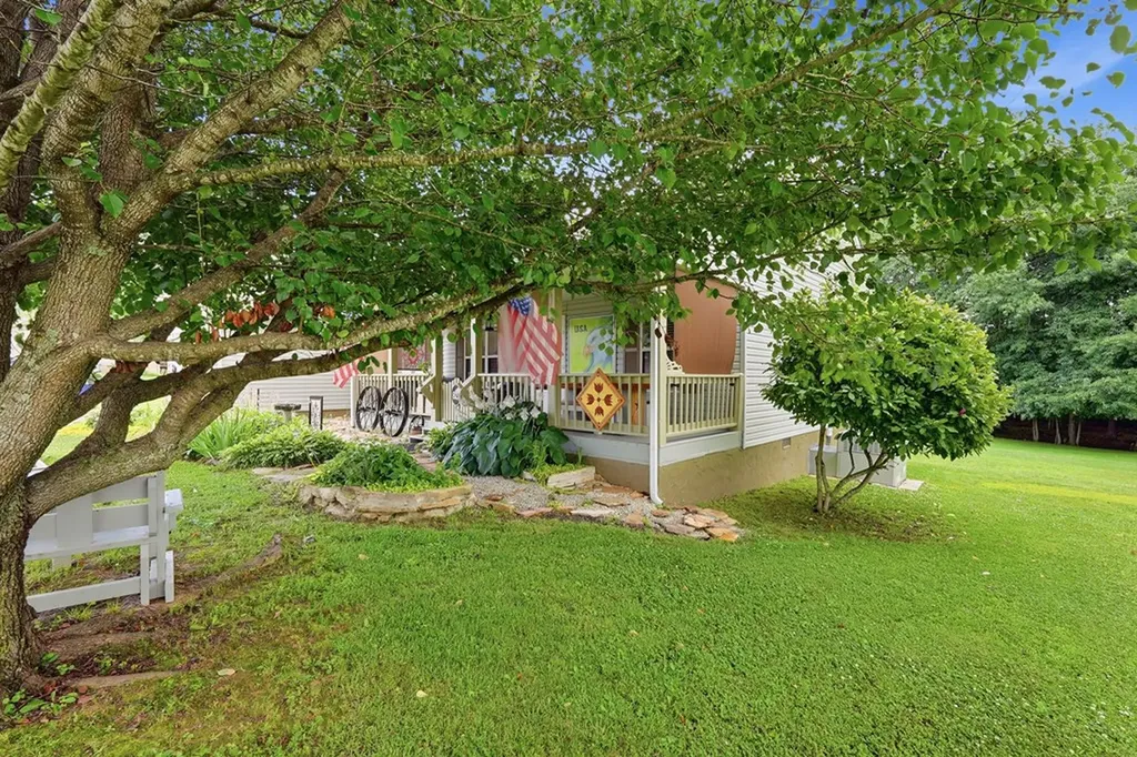 821 Buffalo Trail Clarkrange TN 38553