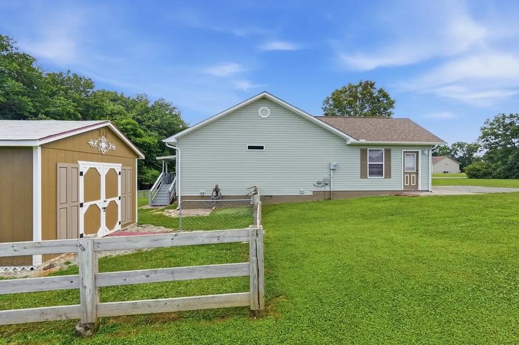 821 Buffalo Trail Clarkrange TN 38553