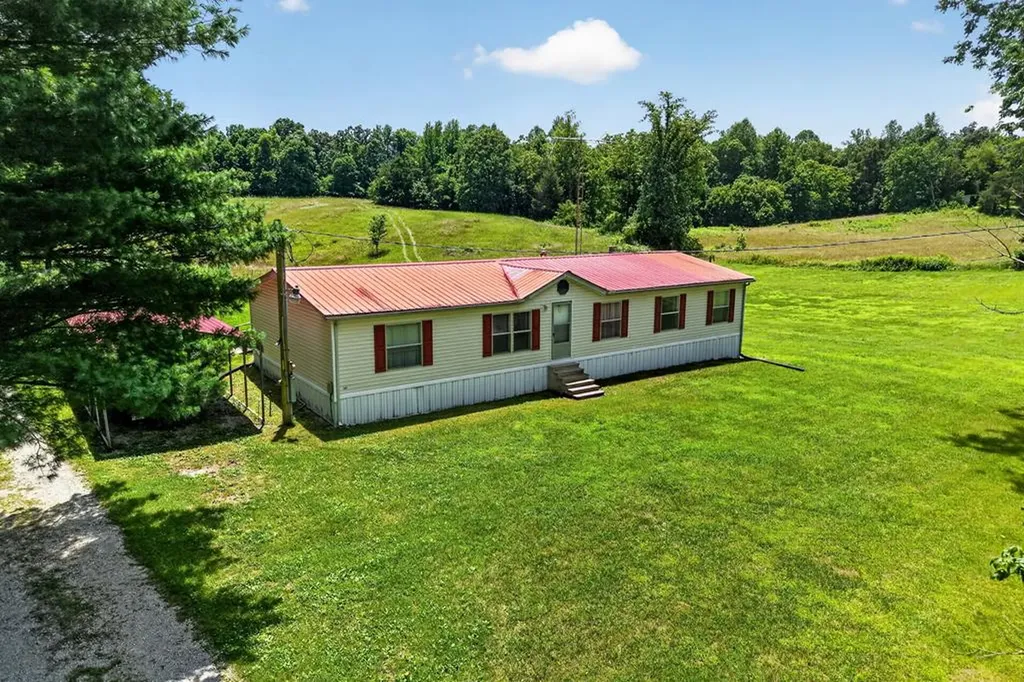 3013 Upper Hilham Road Livingston TN 38570